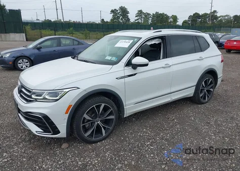 2022 Volkswagen Tiguan 2.0T Sel R-Line z USA, uszkodzony, nr VIN 3VV4B7AX0NM037135